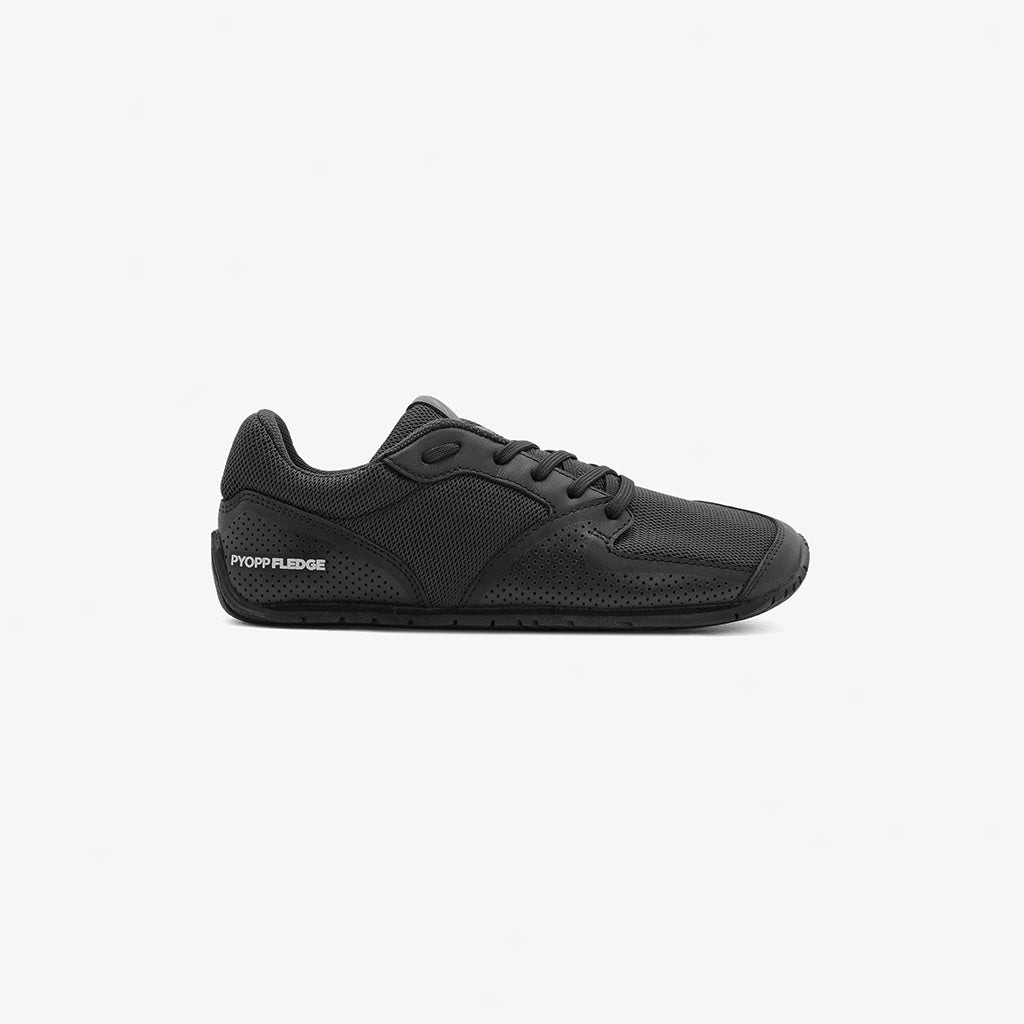 Women's luxury sneakers - Low Vulcanized Off-White black sneakers with  embossed logo